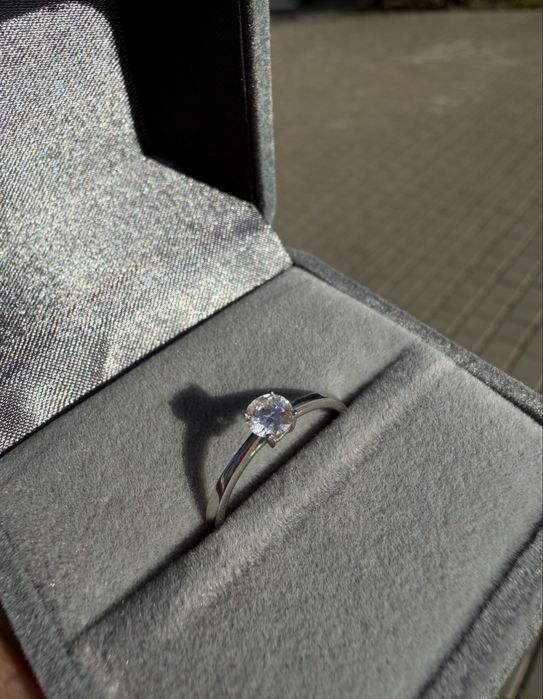 Кільце з діамантом 0,35к