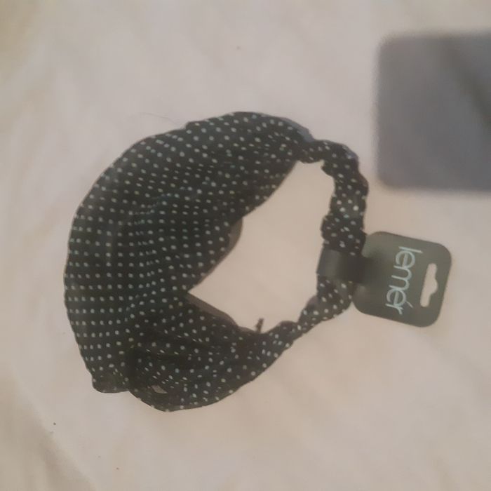 Пов'язав на голову