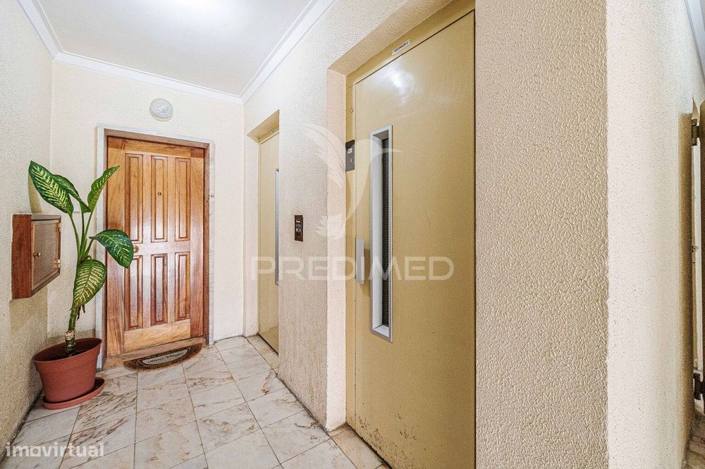 BAIXA DE PREÇO - Apartamento T2 C/garagem em Agualva-Cacém – Oportu...