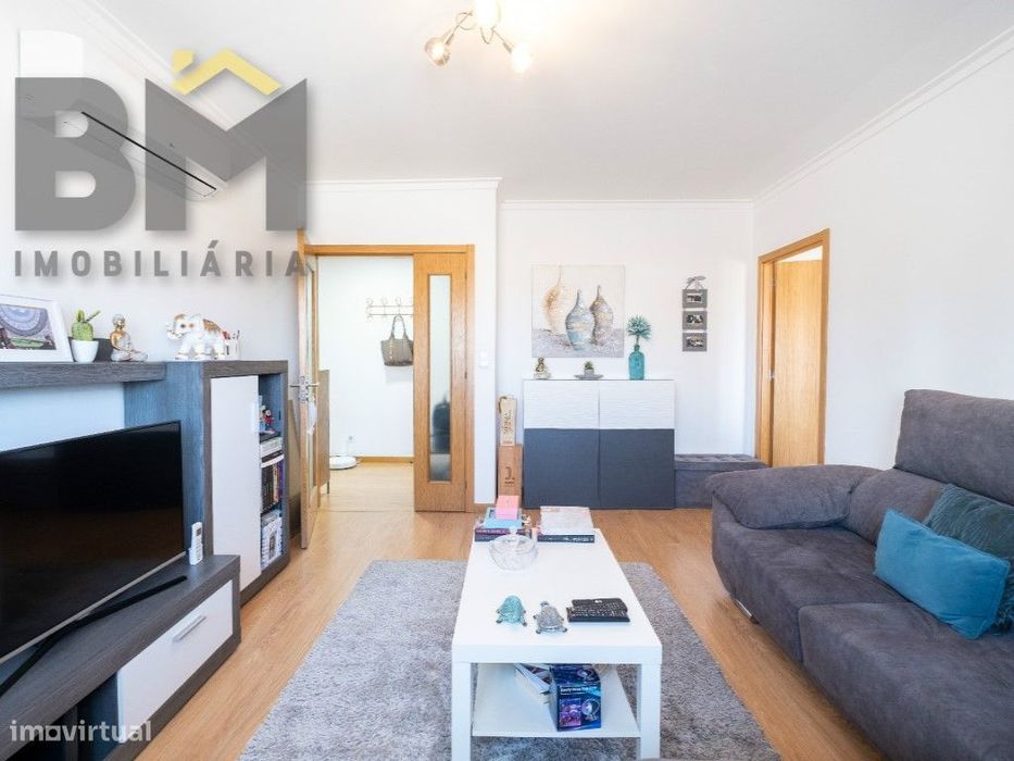 Apartamento T1 convertido em T2 com Tecnologia e Centralidade