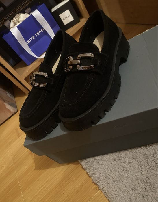 Лофери 37-38,34-35,36розмір шкіряні