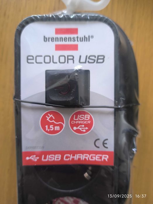 Extensão com 4 tomadas de energia e de carregamento USB X2 , cabo 1,5m