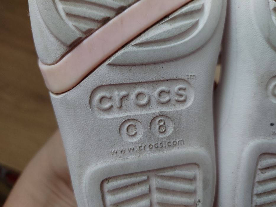 Crocs sandałki C8 dla dziewczynki  A