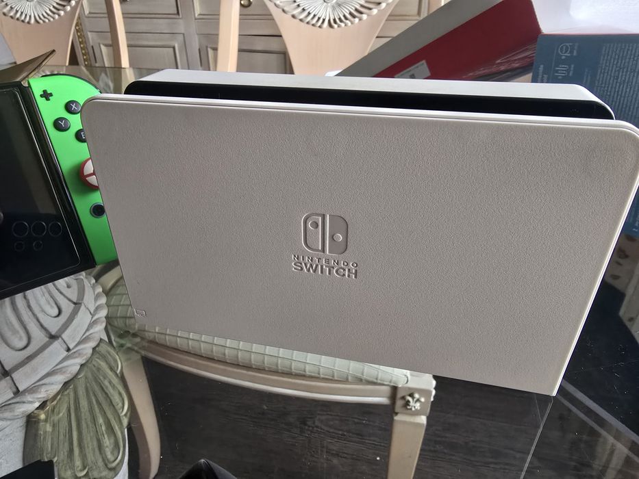 Nintendo Switch OLED + todos os extras