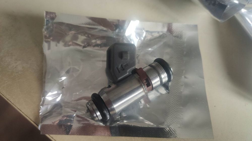 WTRYSKIWACZ DUCATI MONSTER 800 S2R 04-07 NOWY