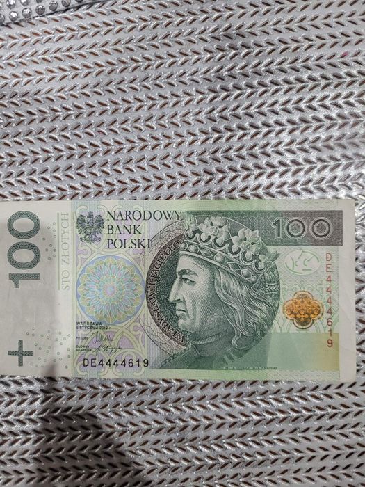Baknoty 100zl super numerami
