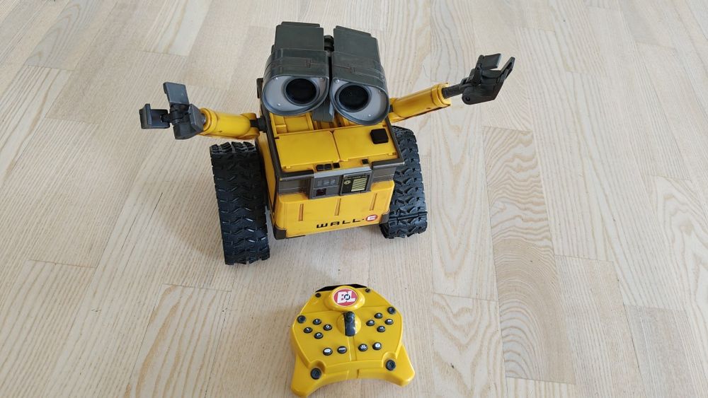 Робот walle disney pixar з пультом