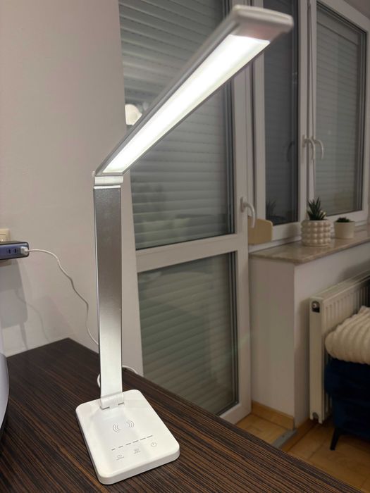 Lampka biurkowa LED NA BIURKO DO CZYTANIA z ładowaniem indukcyjnym