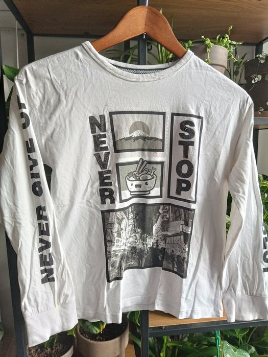 Longsleeve z motywem Anime - Reserved roz. 146