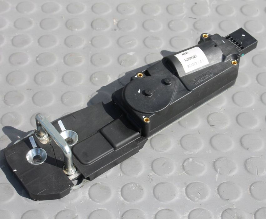 zamek klapy bagażnika tył tylnj dociąg 10258525 mg hs 18-23