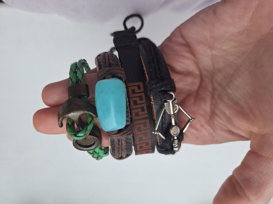 Браслети шкіряні