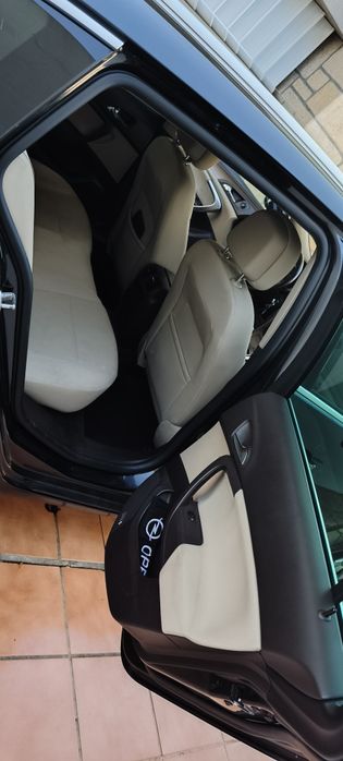 Opel Insignia 2011 – Impecável – Com Gancho Reboque/bola Retrátil