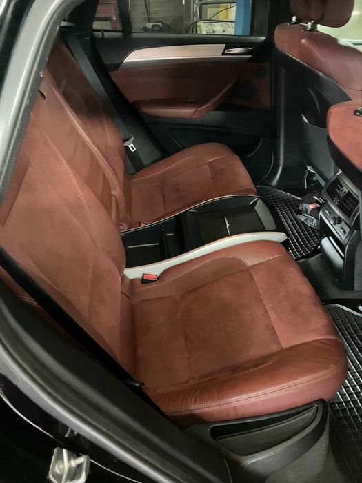 Sprzedam BMW X6 4,0 D  Po dużym serwisie.