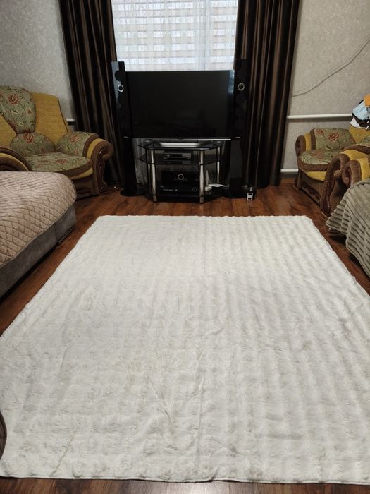 Продам нові килими штучний кролик