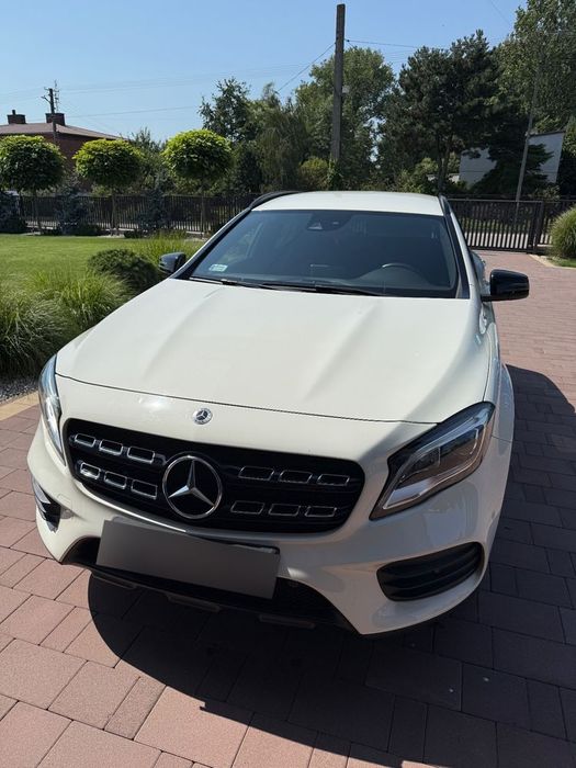 Mercedes-Benz GLA Mercedes- Benz GLA 220 4-matic AMG