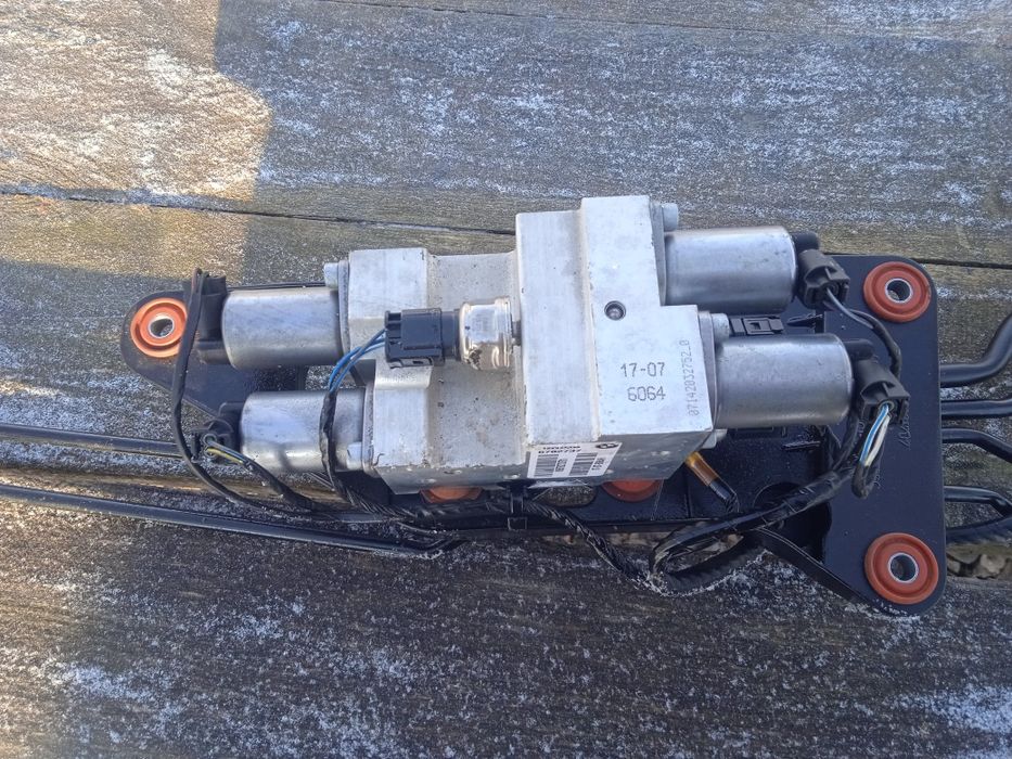 Клапанный блок 6782737 BMW X5 X6 E70 E71 17-07-6064H