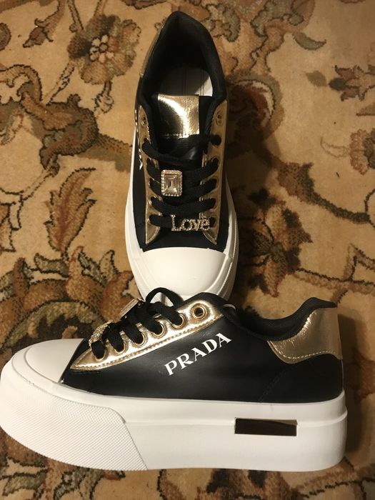 Nowe cudne sneakersy platformy trampki logo Prada cyrkonie 38