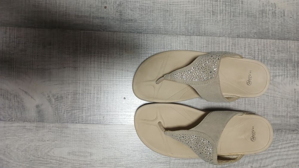 Шлепанцы женские