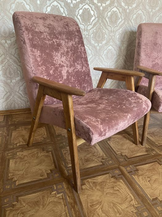 Крісла вінтажні, відреставровані.