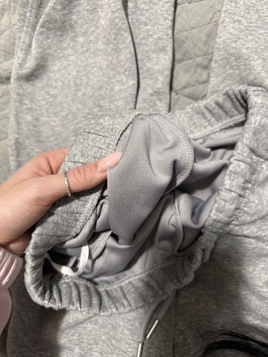 Нові спортивні штани