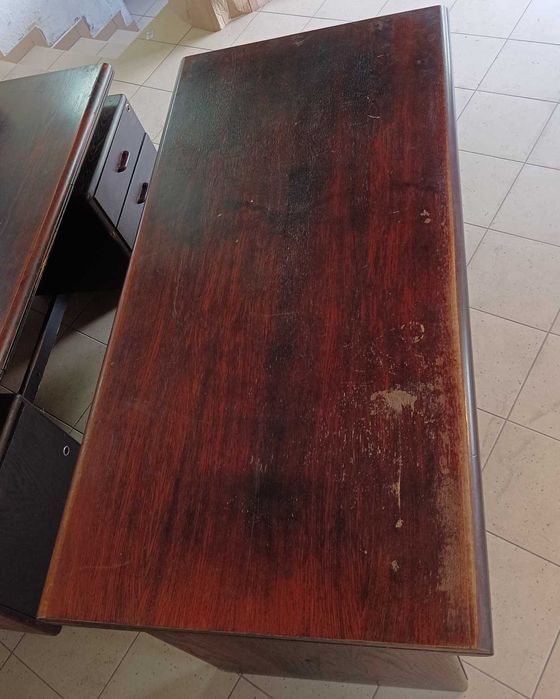 Duże solidne biurko drewniane 150x75x77cm