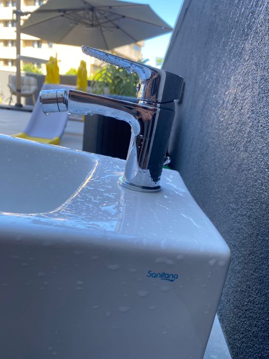 Bidé suspenso Sanitana com torneira AQG – Como novo