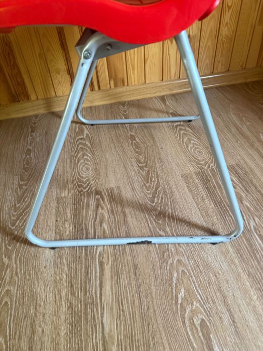 Ikea стілець пластиковий червоний