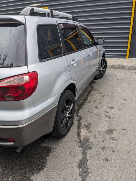 Продам mitsubishi outlander