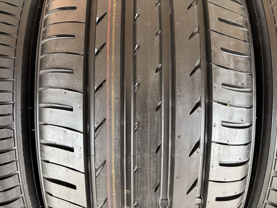 Комплект літніх НОВИХ шин 215/50R18 Toyo