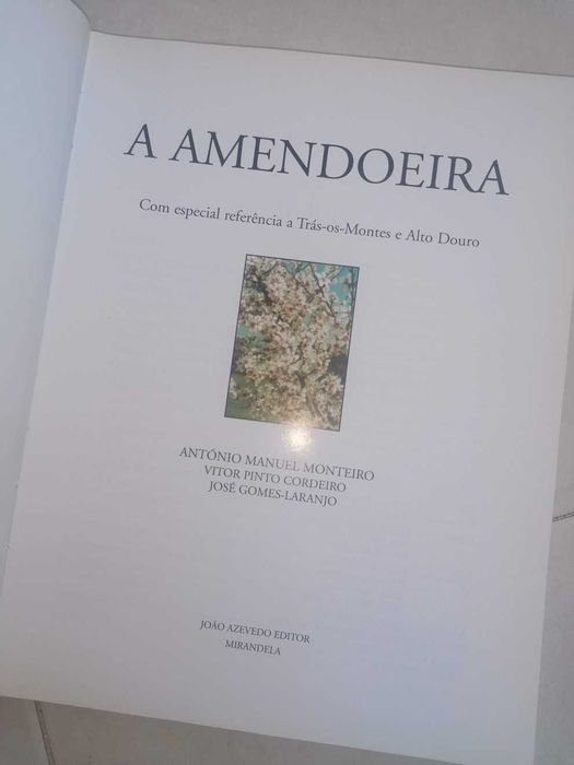 Livro "A Amendoeira - Património Natural Transmontano"