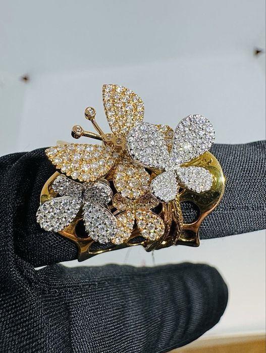 Золота каблучка метелик з натуральними діамантами 1.2 карат .