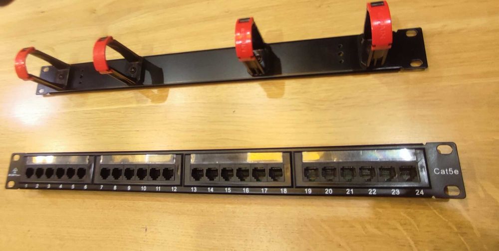 Patch panel kat.5e 24p UTP 1U czarny Alantec i Organizer kabli
