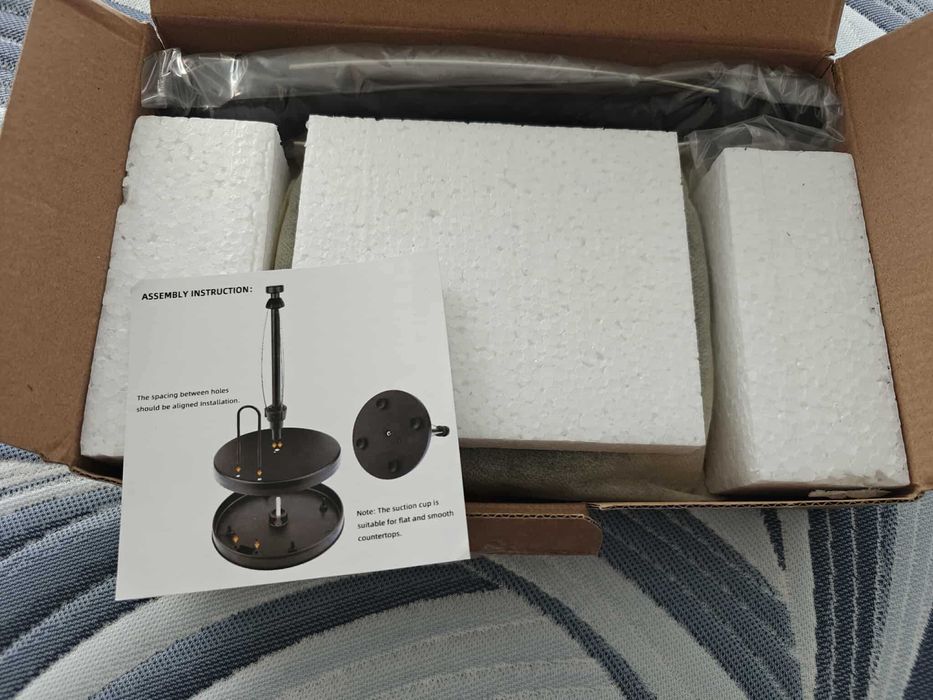 Stojak na ręczniki papierowe