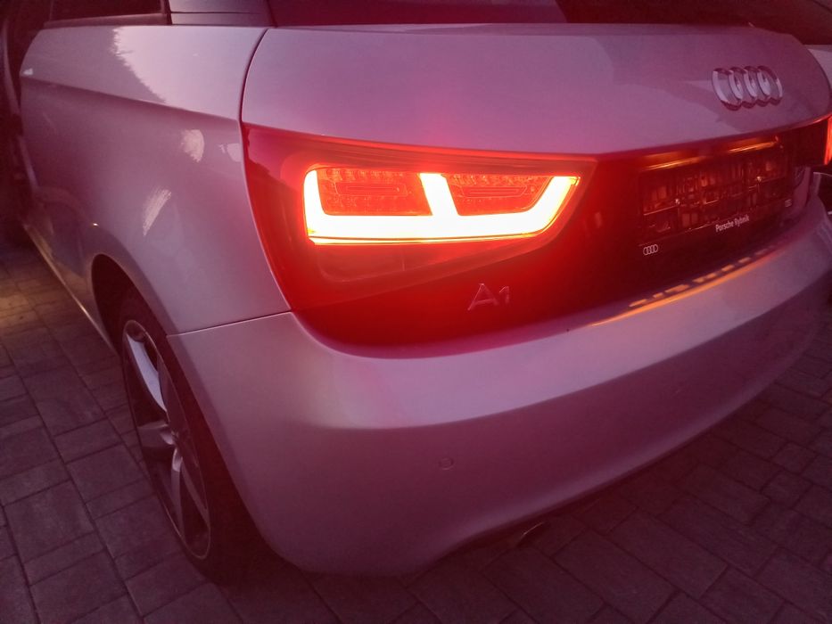 Lampa lewa led Audi a1 8x0