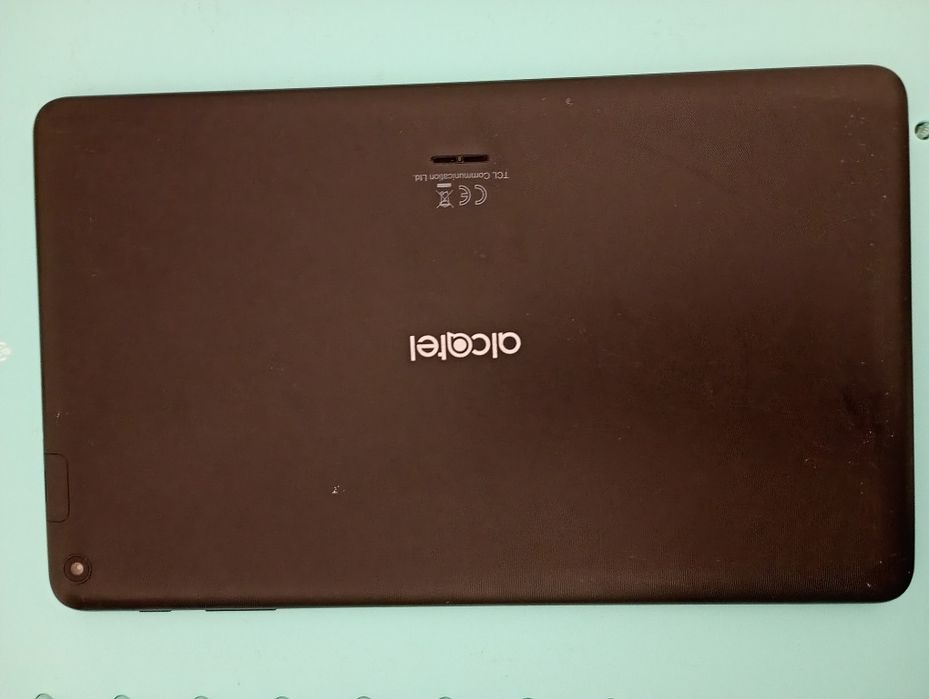 Tablet preto alcatel