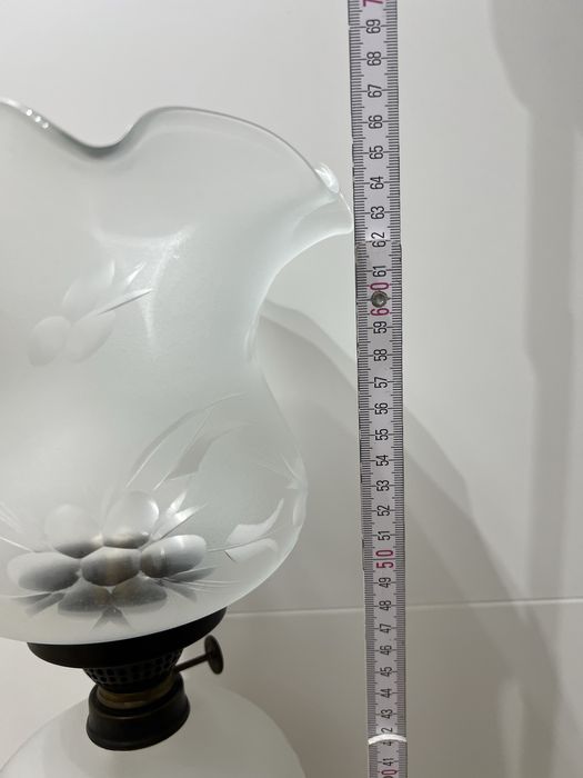 Figuralna lampa naftowa