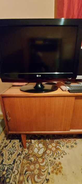 Starszy telewizor LCD