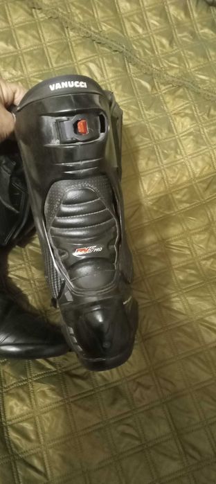 Мотоботи . 4300гр