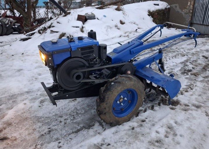 Продам мотоблок зубр