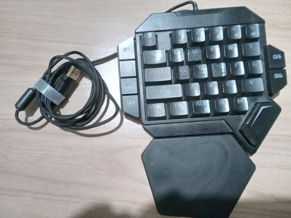 Міні-одноручна Механічна Ігрова Клавіатура K50 з Підсвічуванням RGB