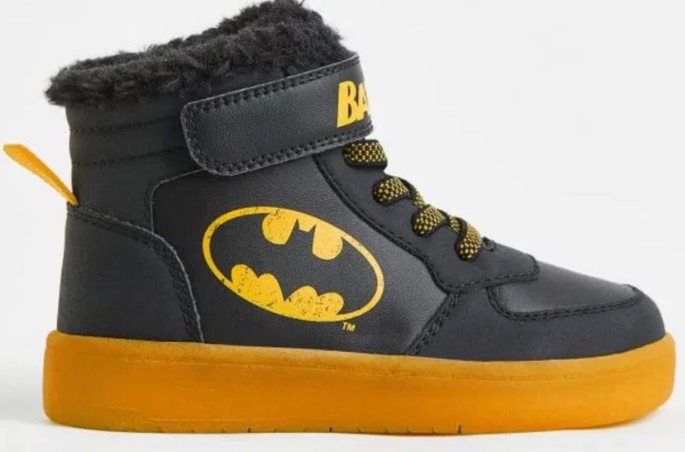 BATMAN Ocieplane buty sportowe świecące, świecąca podeszwa led 24 NOWE