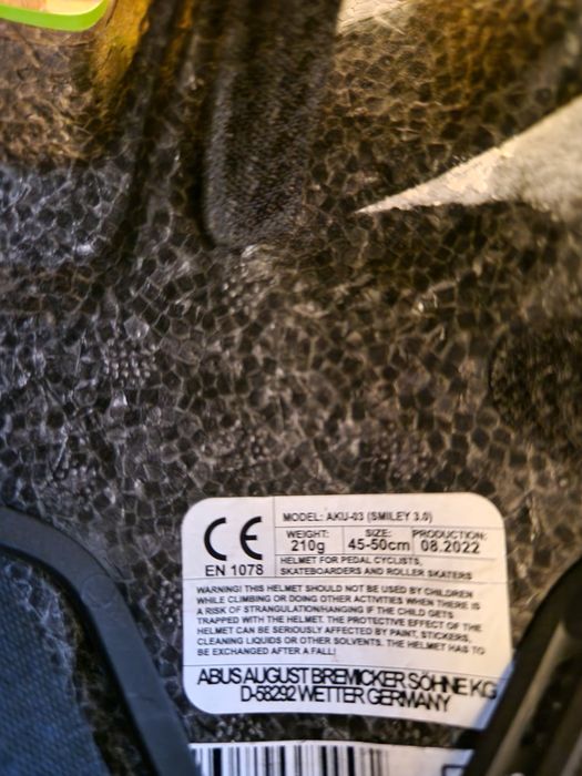 Kask dziecięcy na rower,  na rolki. Abus 45-50 cm