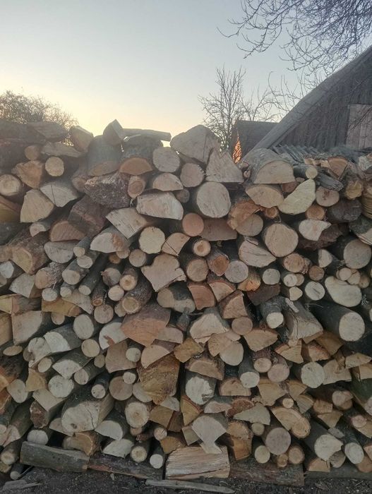 Дрова з доставкою.