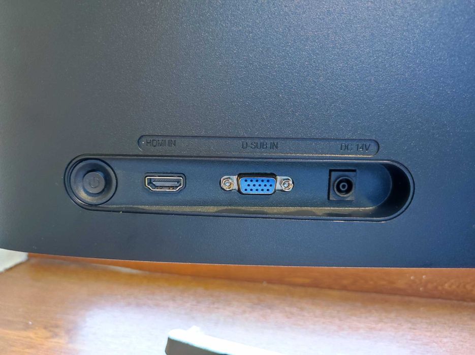 Монітор Samsung S24R350FZ 24" майже новий, ідеальна передача кольорів