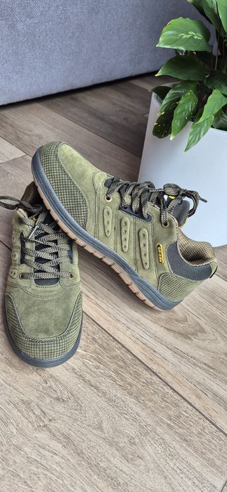 Buty sportowe 42 unisex