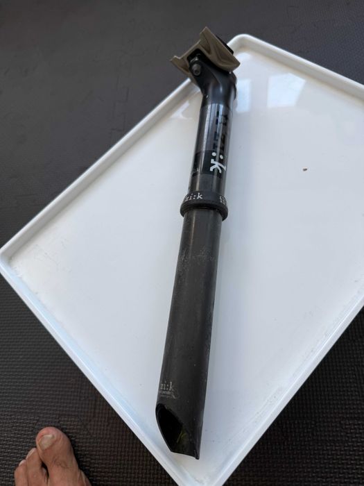 Espigão de Selim Fizik Cyrano R1 Carbono 31.6x330mm - Usado