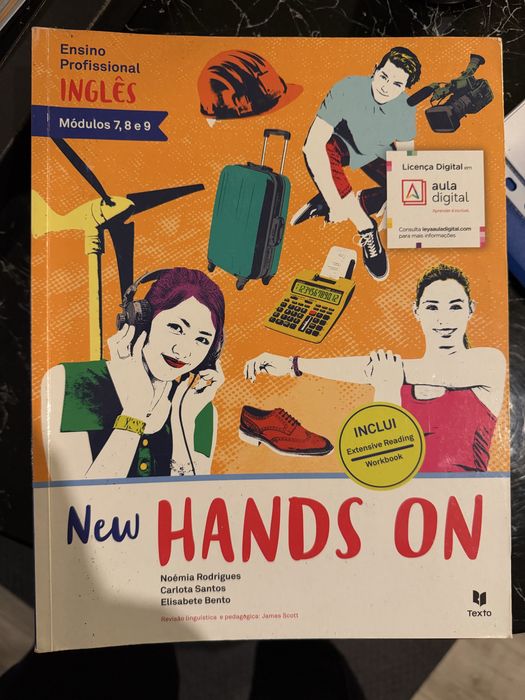 Livros escolares impecáveis