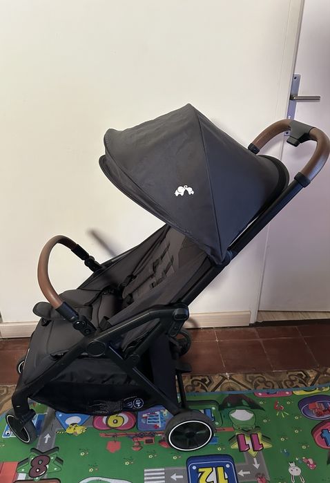 Carrinho e ovo de bebê