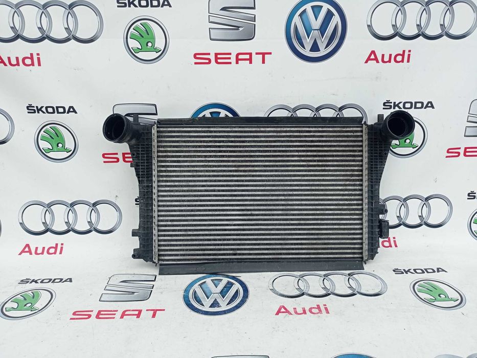Радіатор інтеркулера інтеркулер Passat B6 Golf 5 Touran Caddy  1.9 2.0