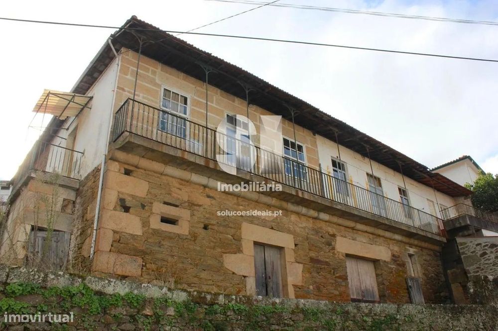 Moradia Isolada T4 com Ruina para recuperar